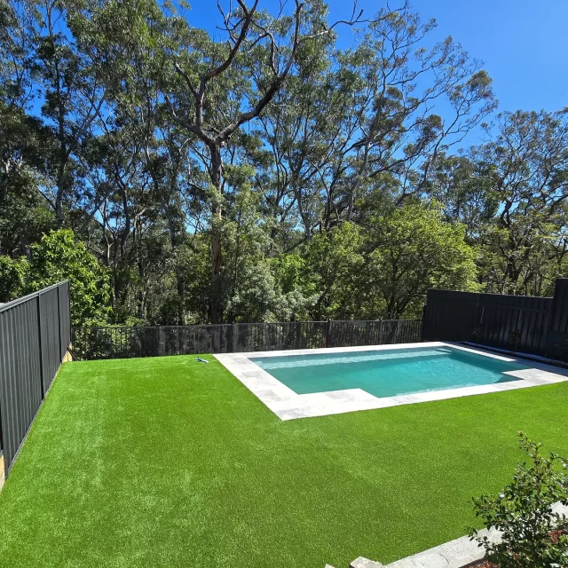 Poolside turf is the ultimate outdoor trend, and this stunning installation by Wesley at @greenscape_synthetic_grass shows exactly why!
 
🏊‍♂️✨ Featuring @fieldturfaustralia ‘s premium NomoCool 40 turf, it’s the perfect blend of beauty and durability— designed for moderate-traffic areas, it features a firm hand feel and a unique blend of rich green yarns and extra-light brown fibers for that perfect summer landscape look. 🏖️
Bring your outdoor vision to life with FieldTurf Australia—elevating your poolside paradise one blade of turf at a time. 🌱💚
 
👉 Tag someone who needs to see this!
 
#TurfGoals #PoolsideVibes #OutdoorLiving #SyntheticTurf #BackyardInspo #SummerOasis #TurfInstallation #EcoFriendlyLandscaping #LuxuryOutdoors #GardenDesign #OutdoorSpace